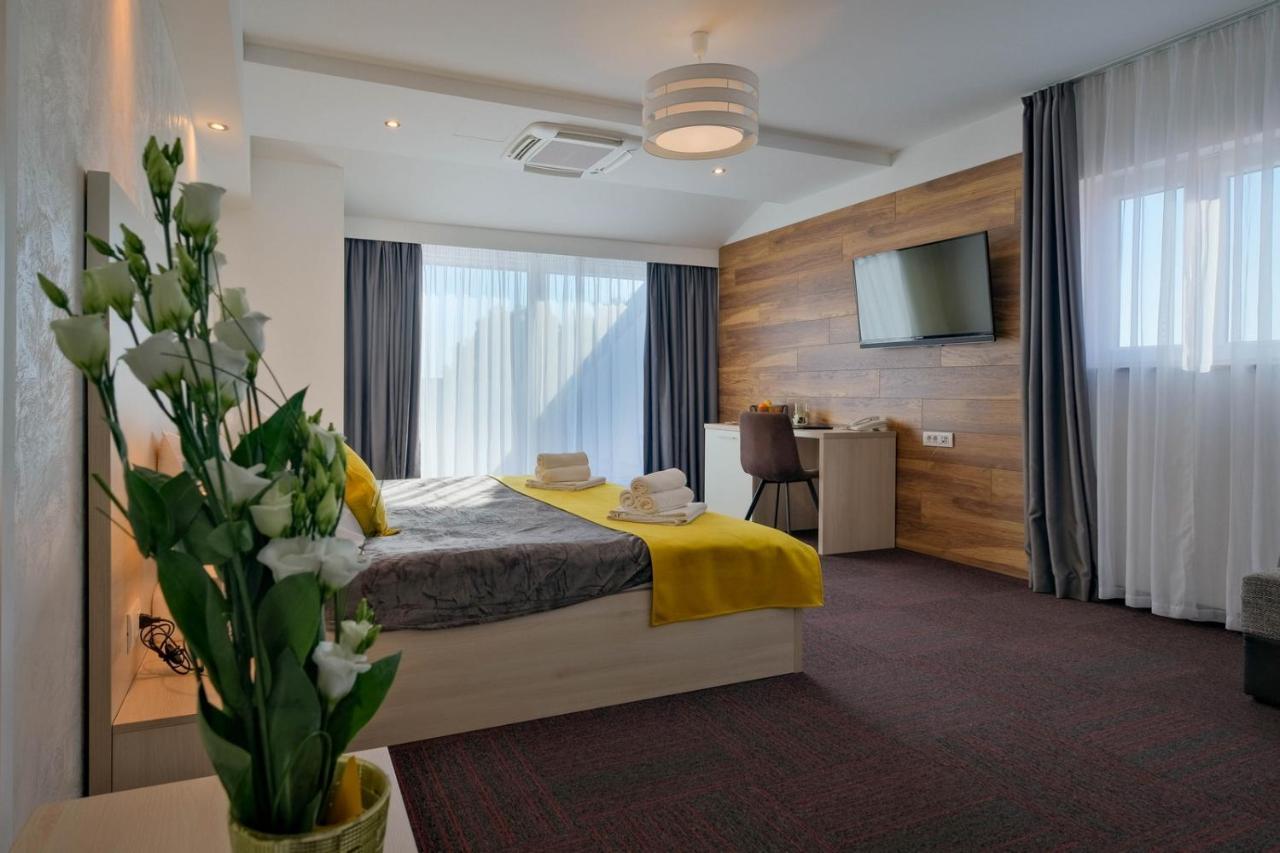 Bor Hotel 3*