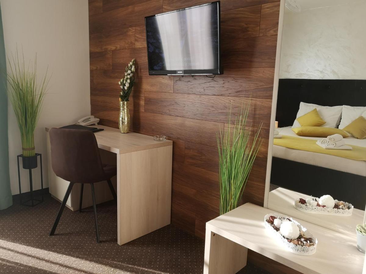 Bor Hotel