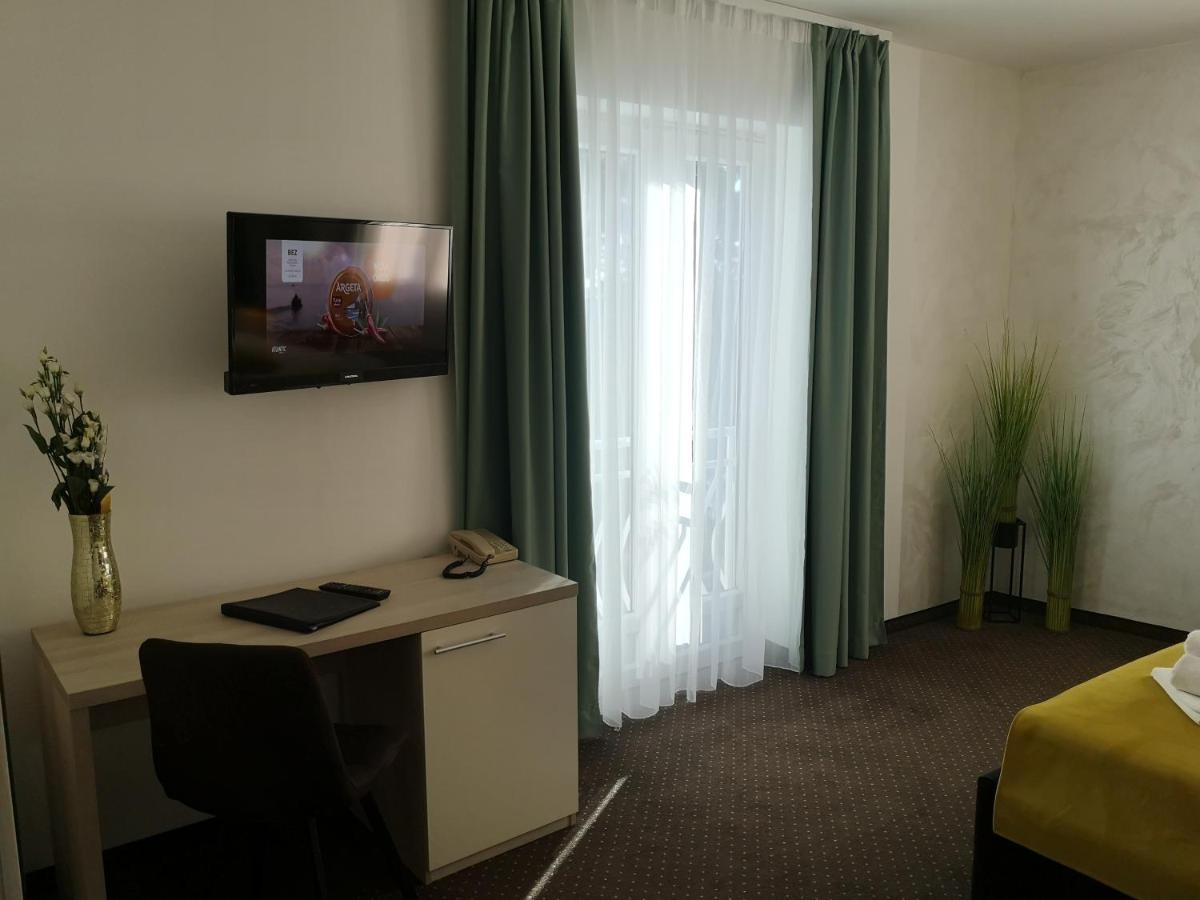 Hotel Bor 3*
