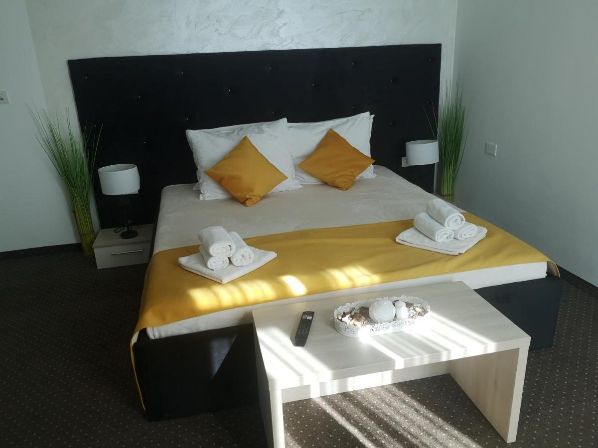 Bor Hotel 3*