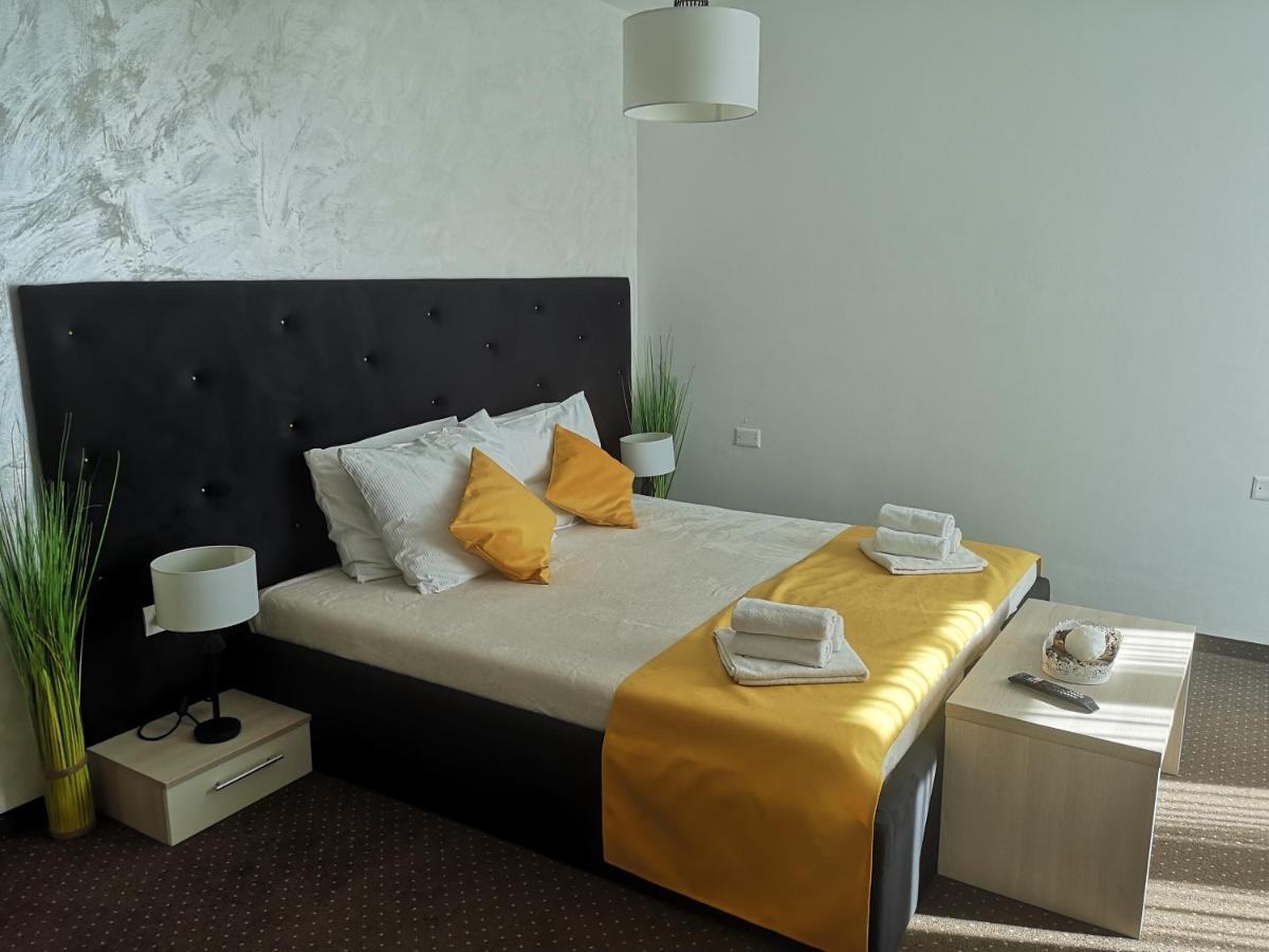 Hotel Bor 3*