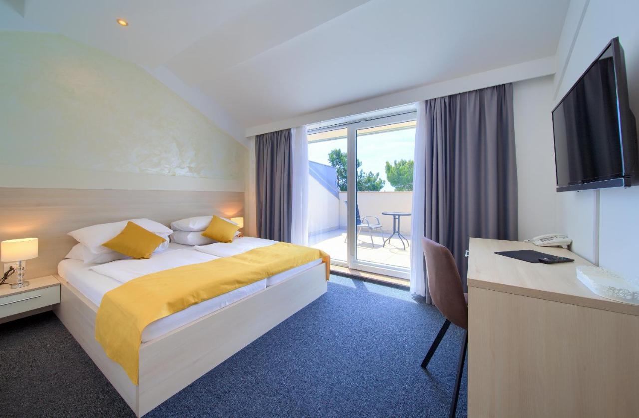 Bor Hotel Krk Town