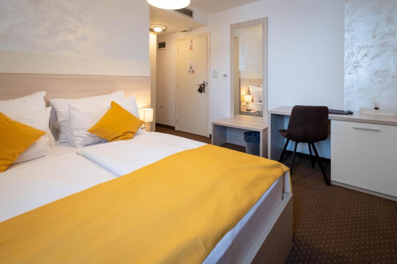 Hotel Bor Krk Town