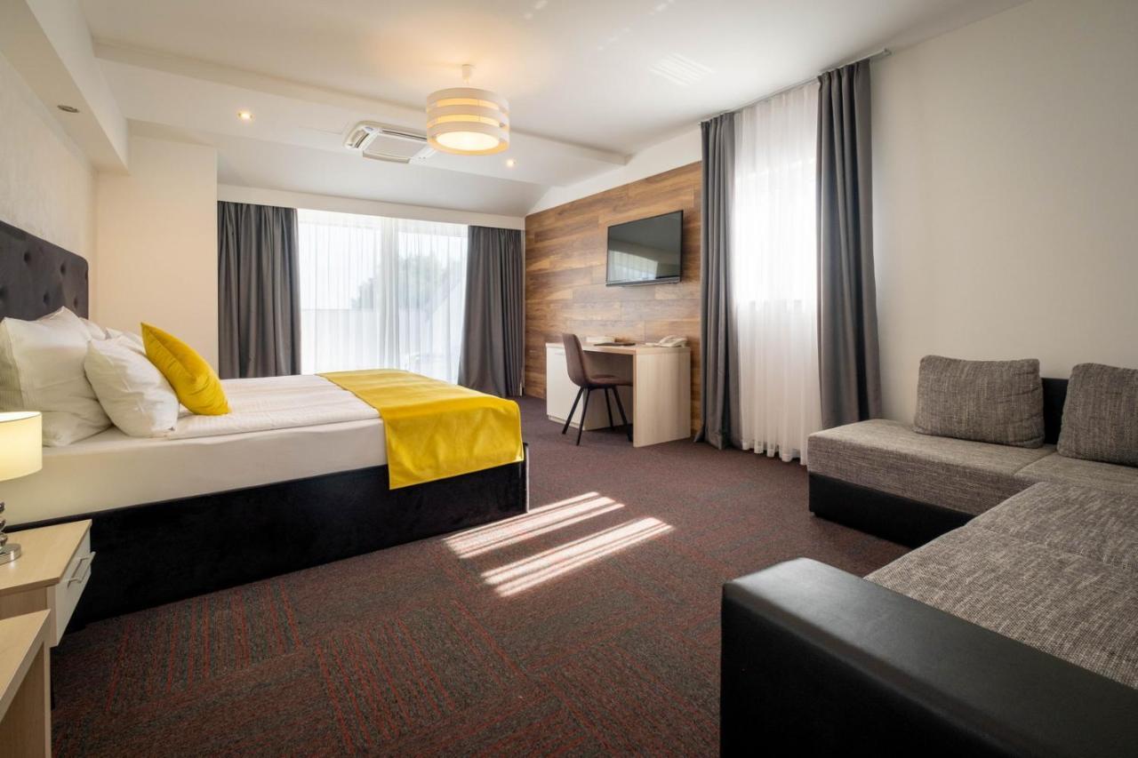 Bor Hotel 3*