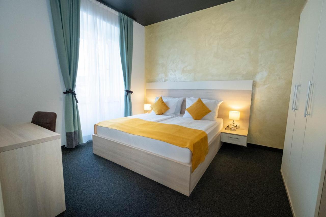 Hotel Bor
